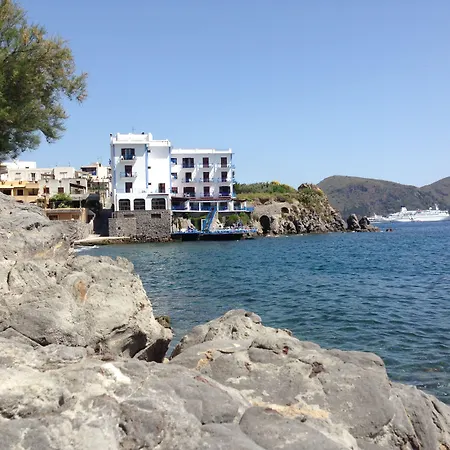 Rocce Azzurre 3*