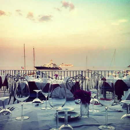 Rocce Azzurre 3*