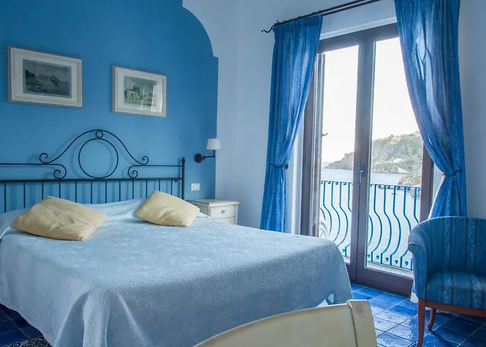 ホテル Rocce Azzurre リーパリ