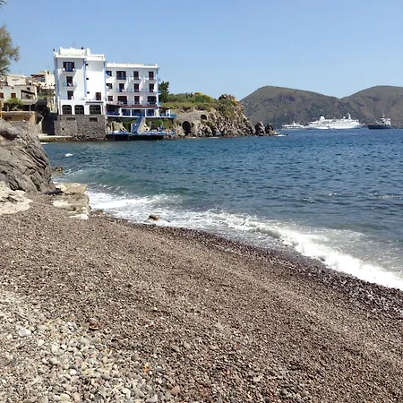 Rocce Azzurre 3*