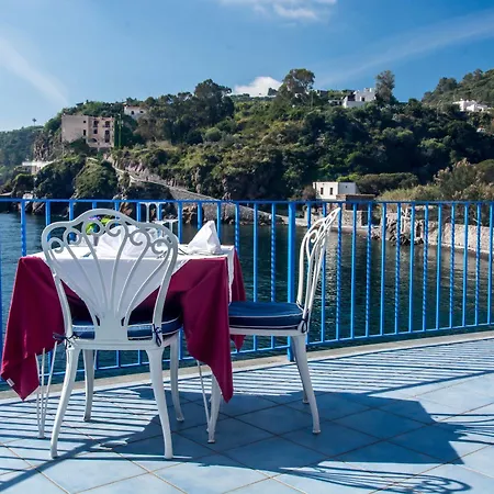 Rocce Azzurre Lípara