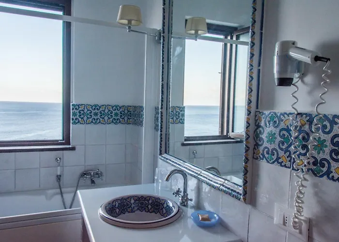 Rocce Azzurre Hotel 3*